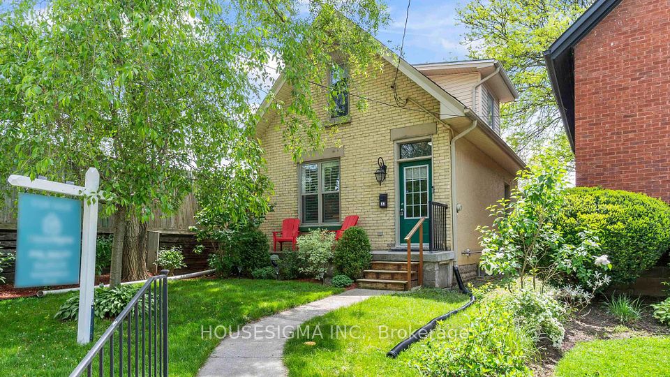 33 Carlton