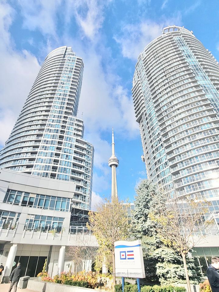 208 Queens Quay