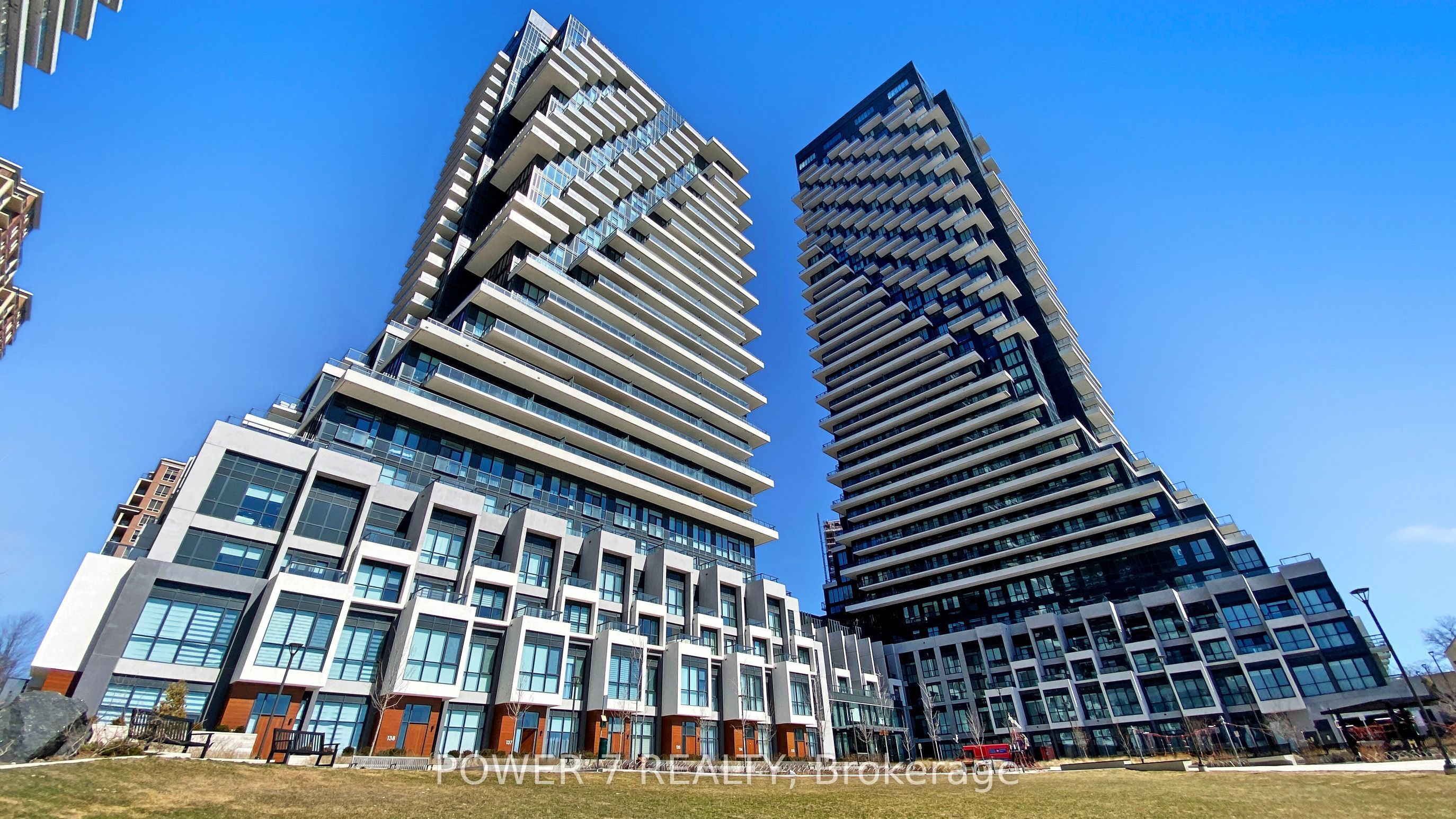 #1808 - 30 Inn On The Park Drive, Toronto, ON M3C 0P7