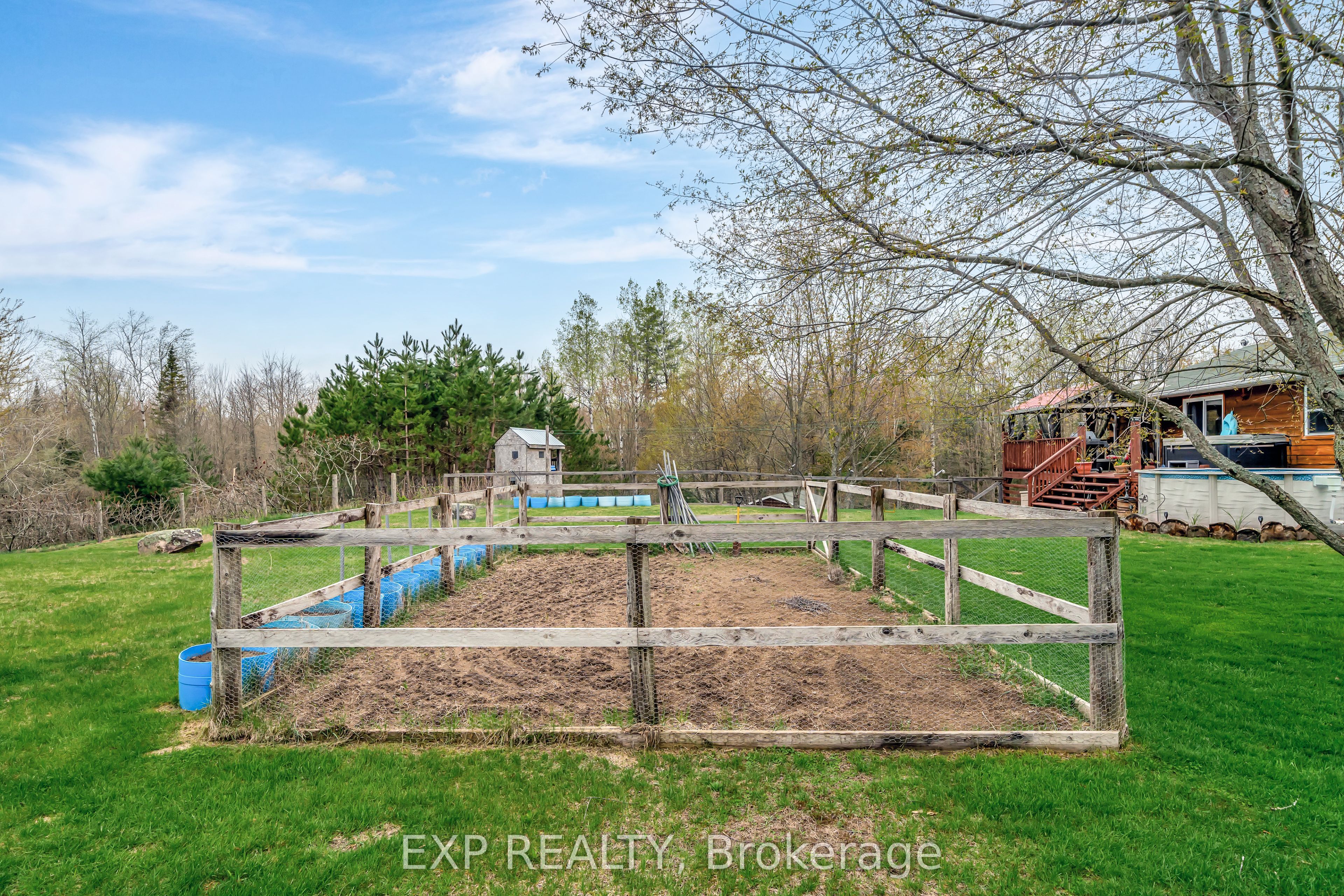 1469 Queensborough Road, Tweed Elzevir (Twp)