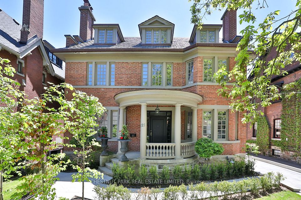 121 Roxborough