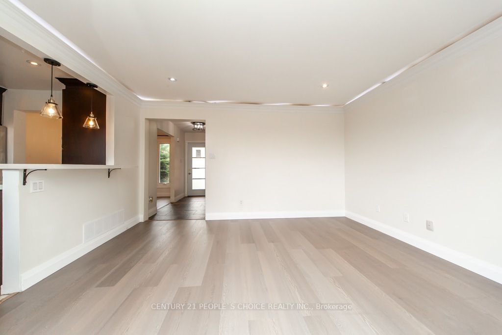 35 Fernbank Place