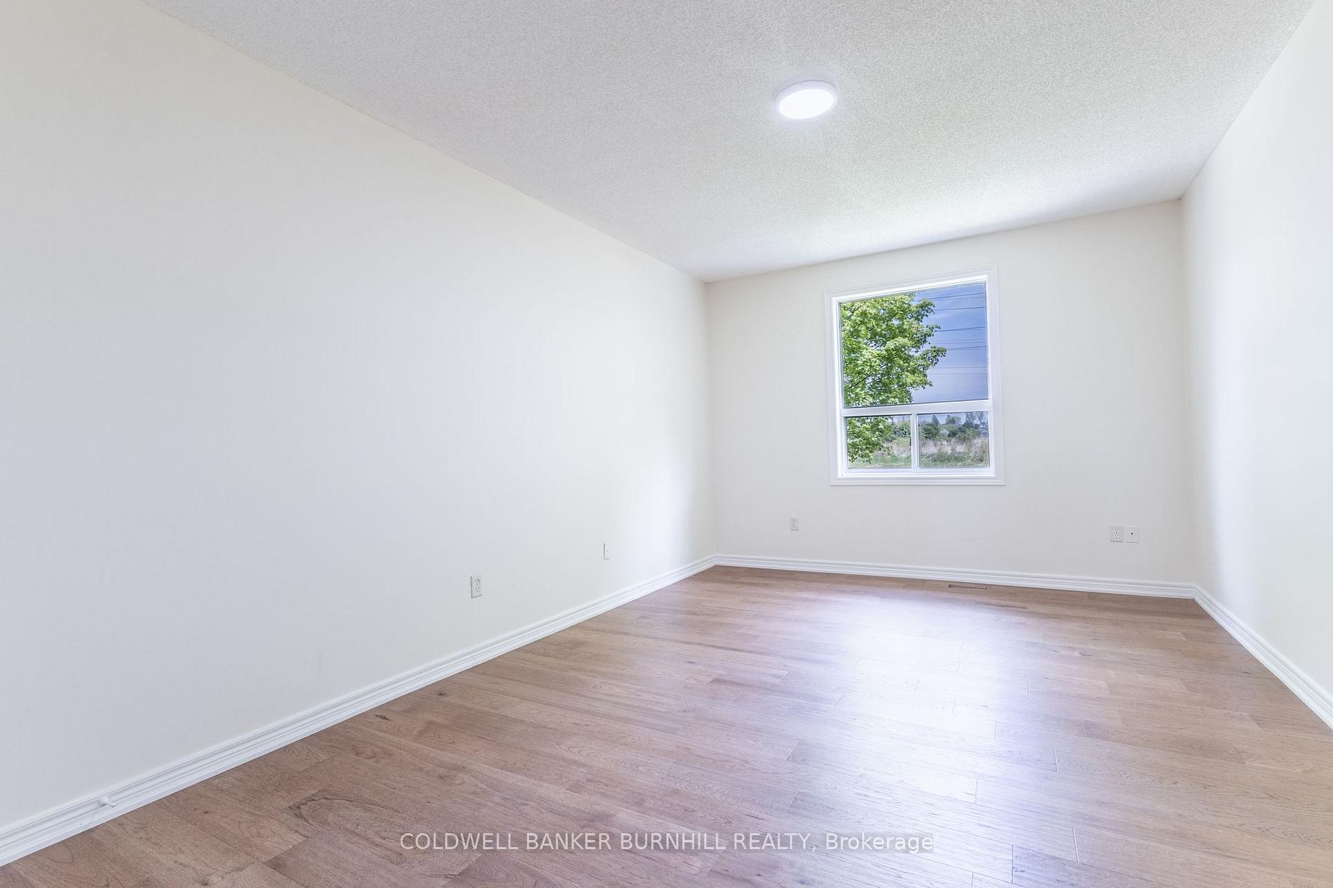 2 Bedrooms Condo at 56 Northern Breeze, Hamilton For sale