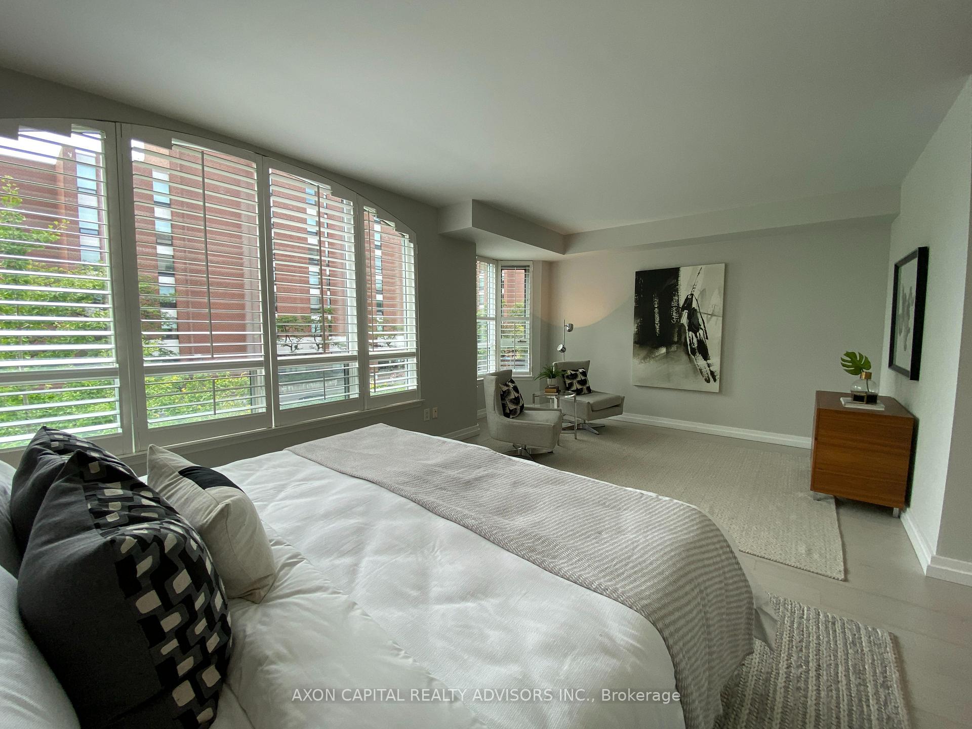 3 Bedrooms Condo at 59 Mcmurrich, Toronto For sale