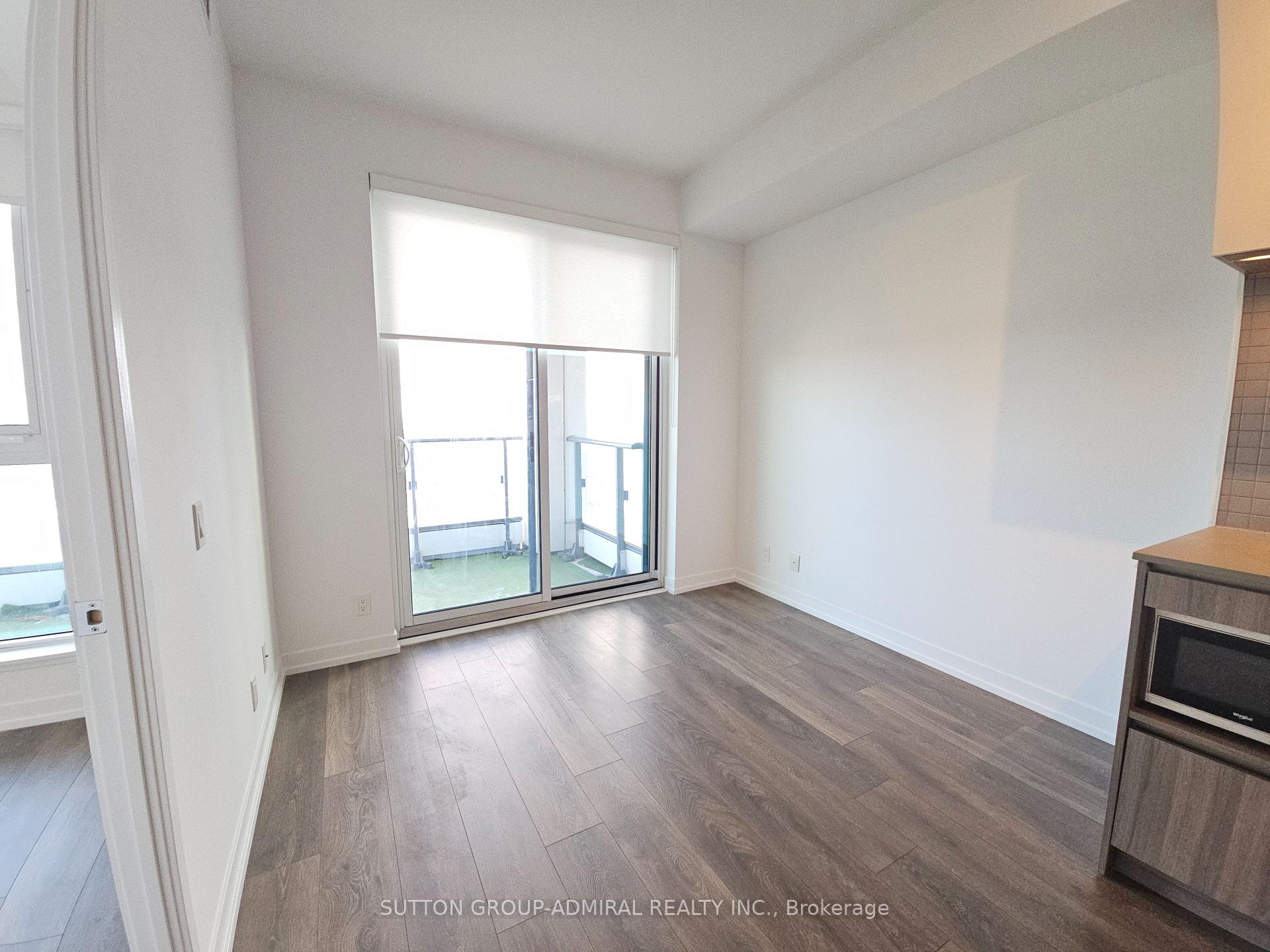 3 Bedrooms Condo at 950 Portage, Vaughan For sale