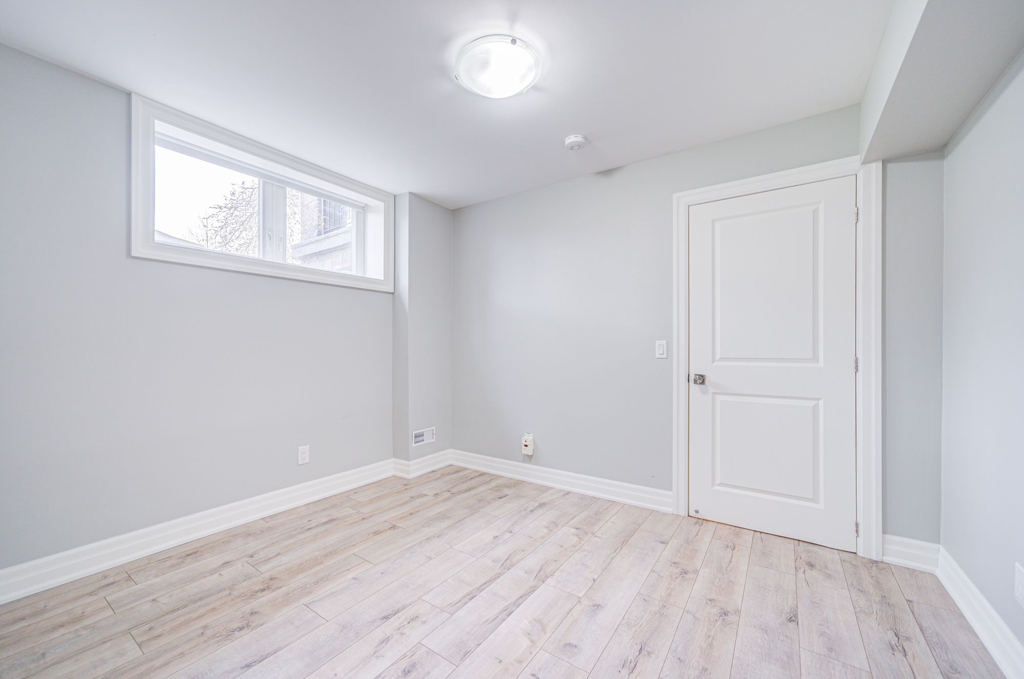 125 Dell Park Avenue Bsmt