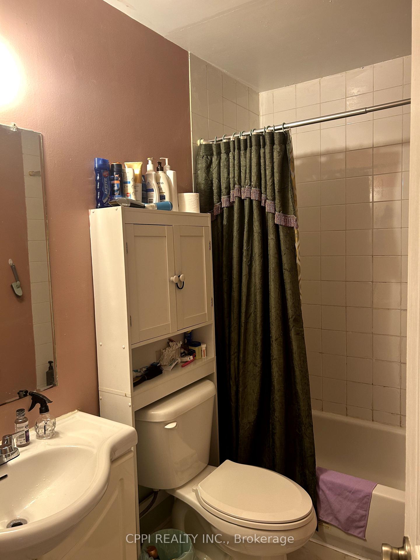 4 Bedrooms Condo at 69 Godstone, Toronto For sale