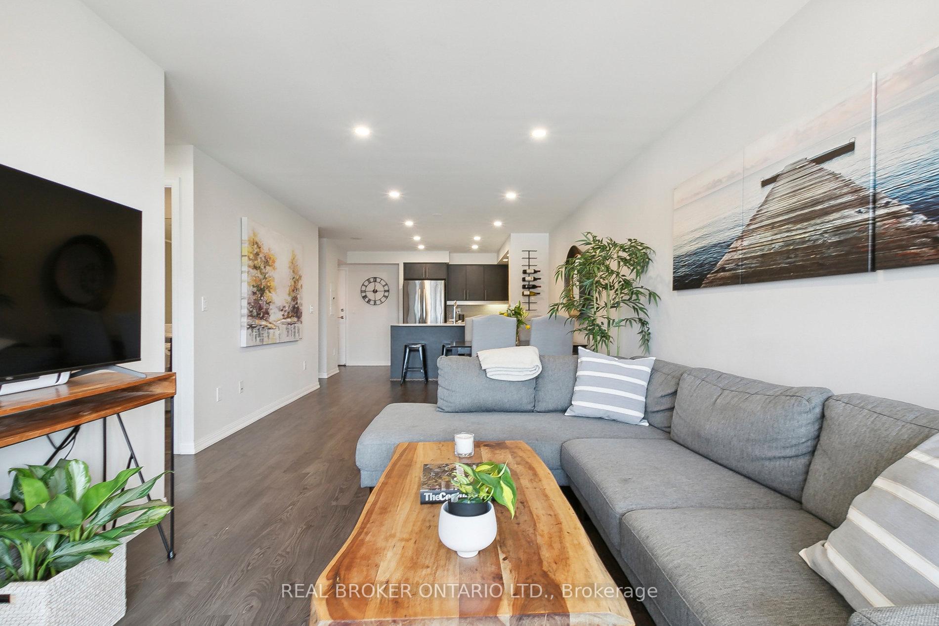 3 Bedrooms Condo at 85 East Liberty,  Toronto For sale