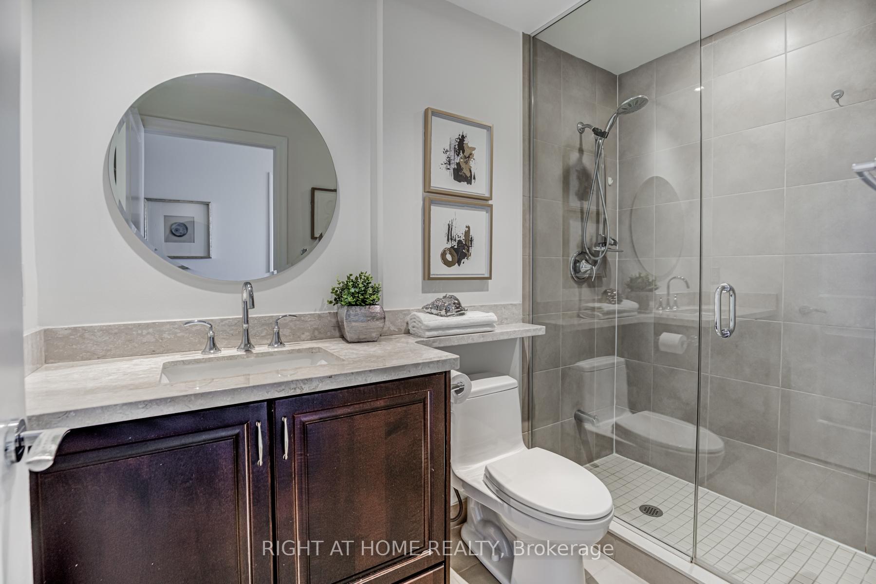 2 Bedrooms Condo at 35 Balmuto,  Toronto For sale