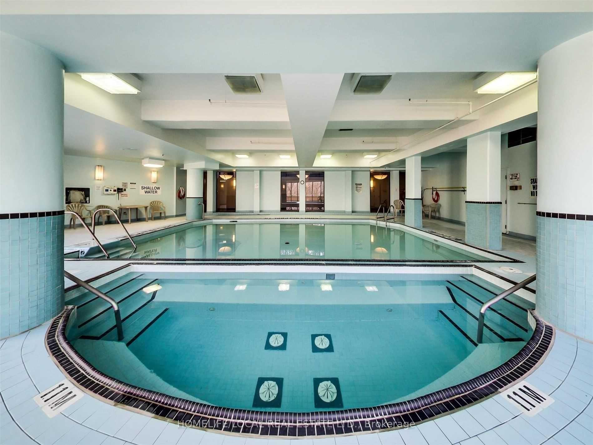 2 Bedrooms Condo at 3 Hickory Tree, Toronto For sale