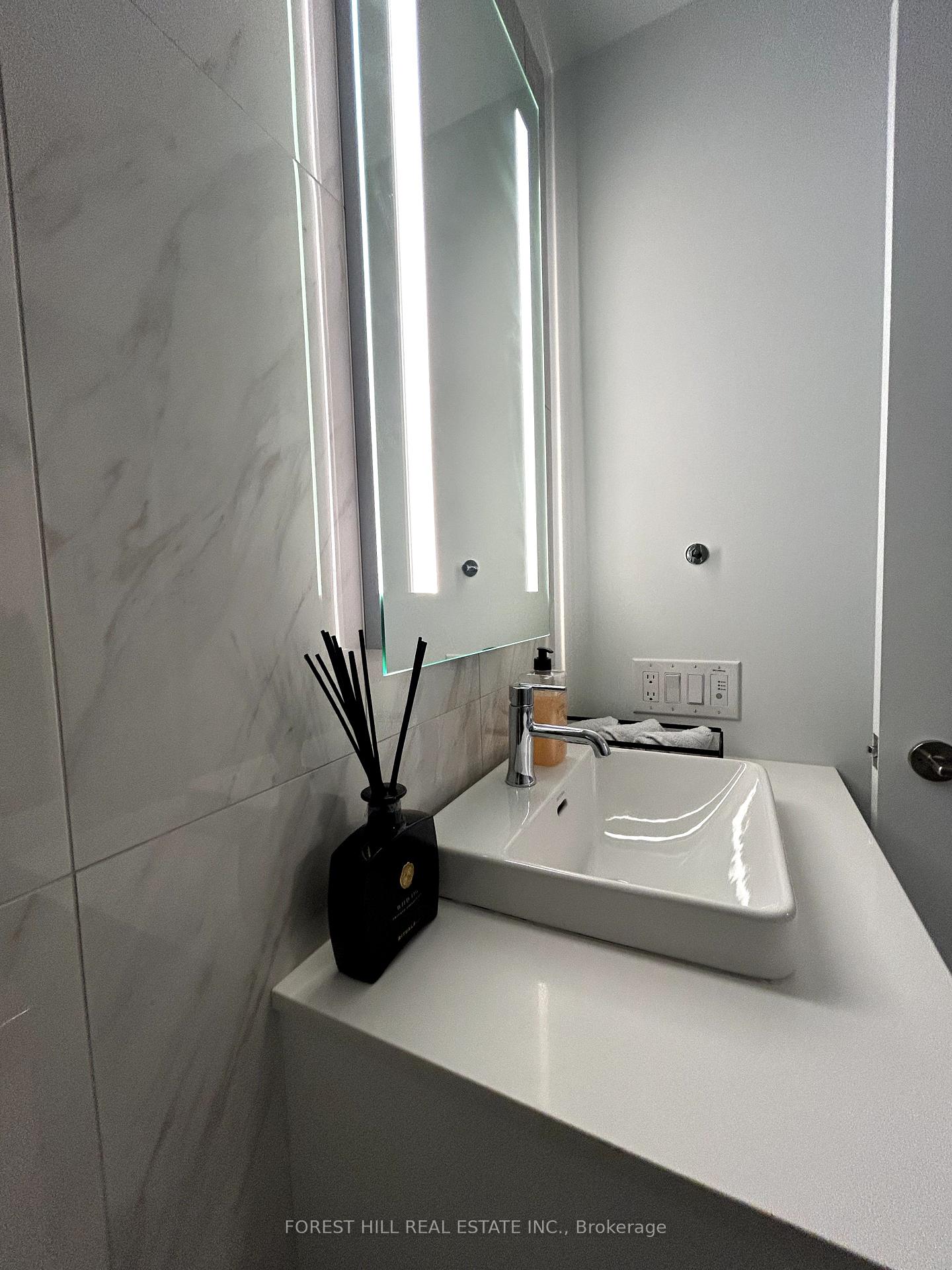 2 Bedrooms Condo at 480 Front,  Toronto For sale