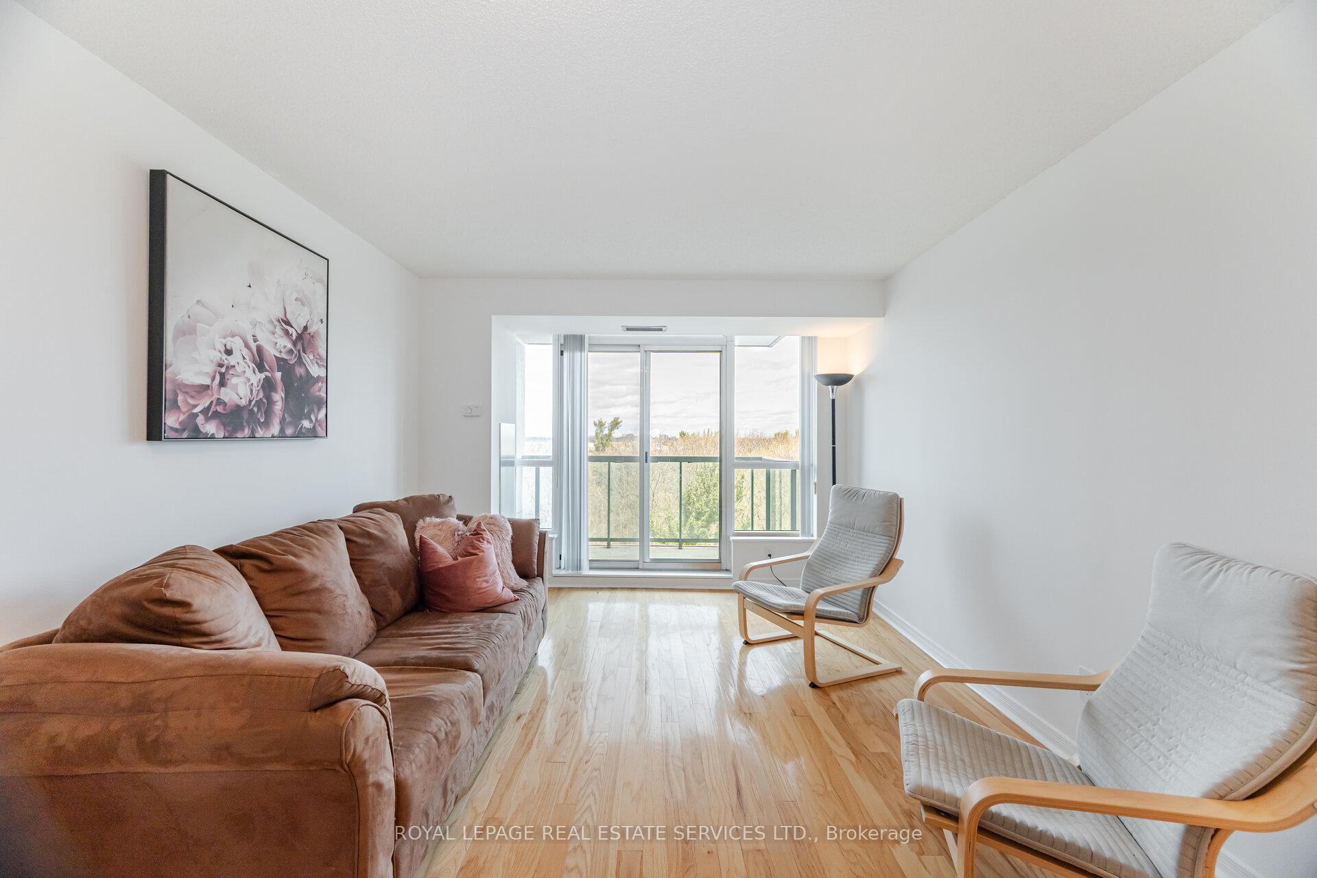 2 Bedrooms Condo at 2585 Erin Centre,  Mississauga For sale