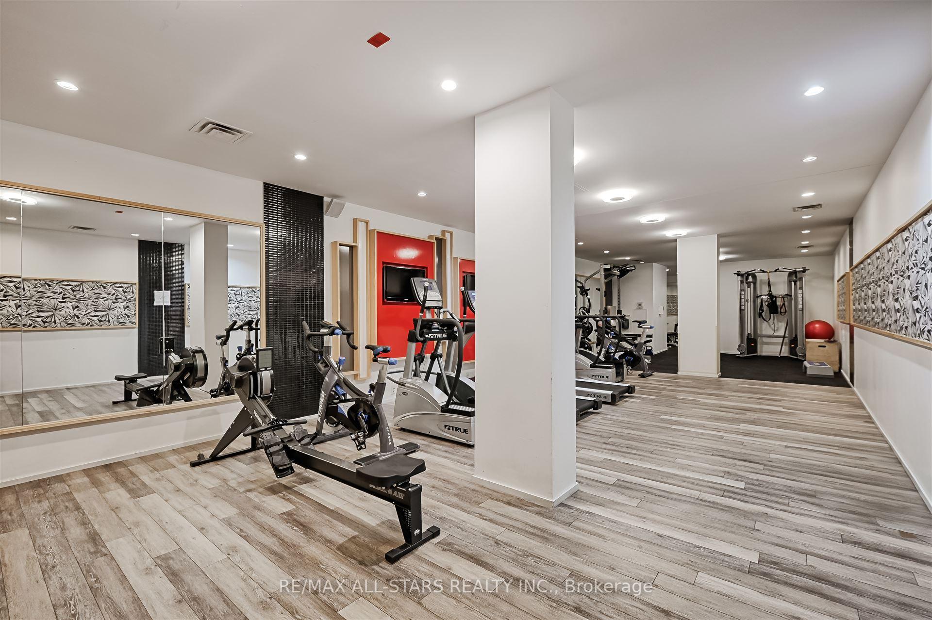 2 Bedrooms Condo at 510 King, Toronto For sale