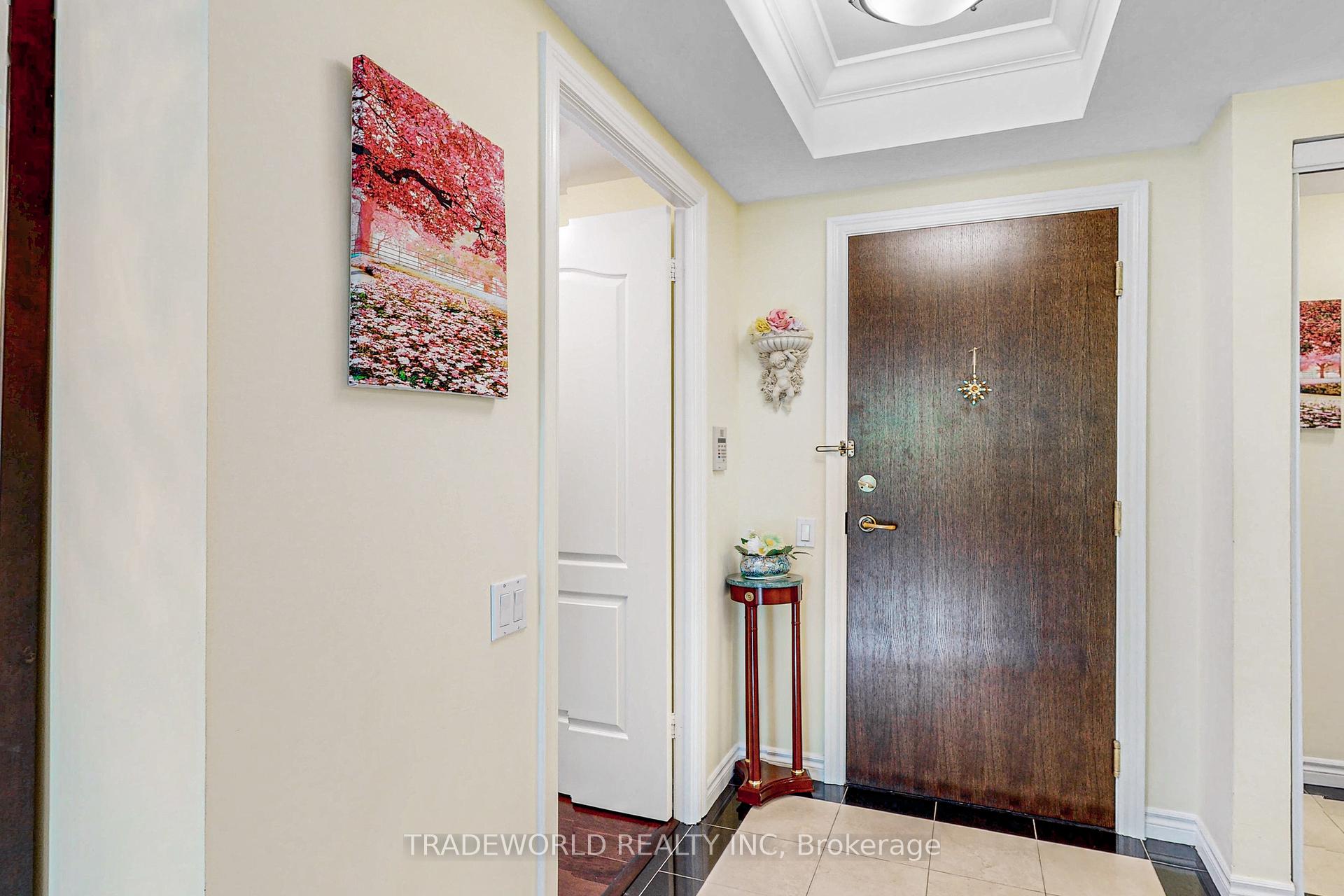 2 Bedrooms Condo at 18 William Carson, Toronto For sale