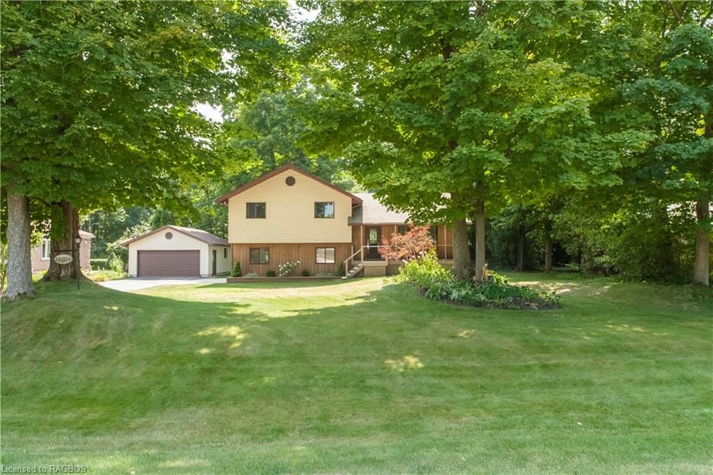 10 SAUBLE WOODS Crescent South Bruce Peninsula Ontario N0H 2G0