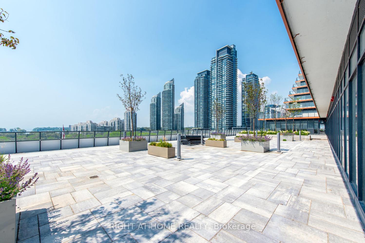 2 Bedrooms Condo at 30 Shore Breeze, Toronto For sale