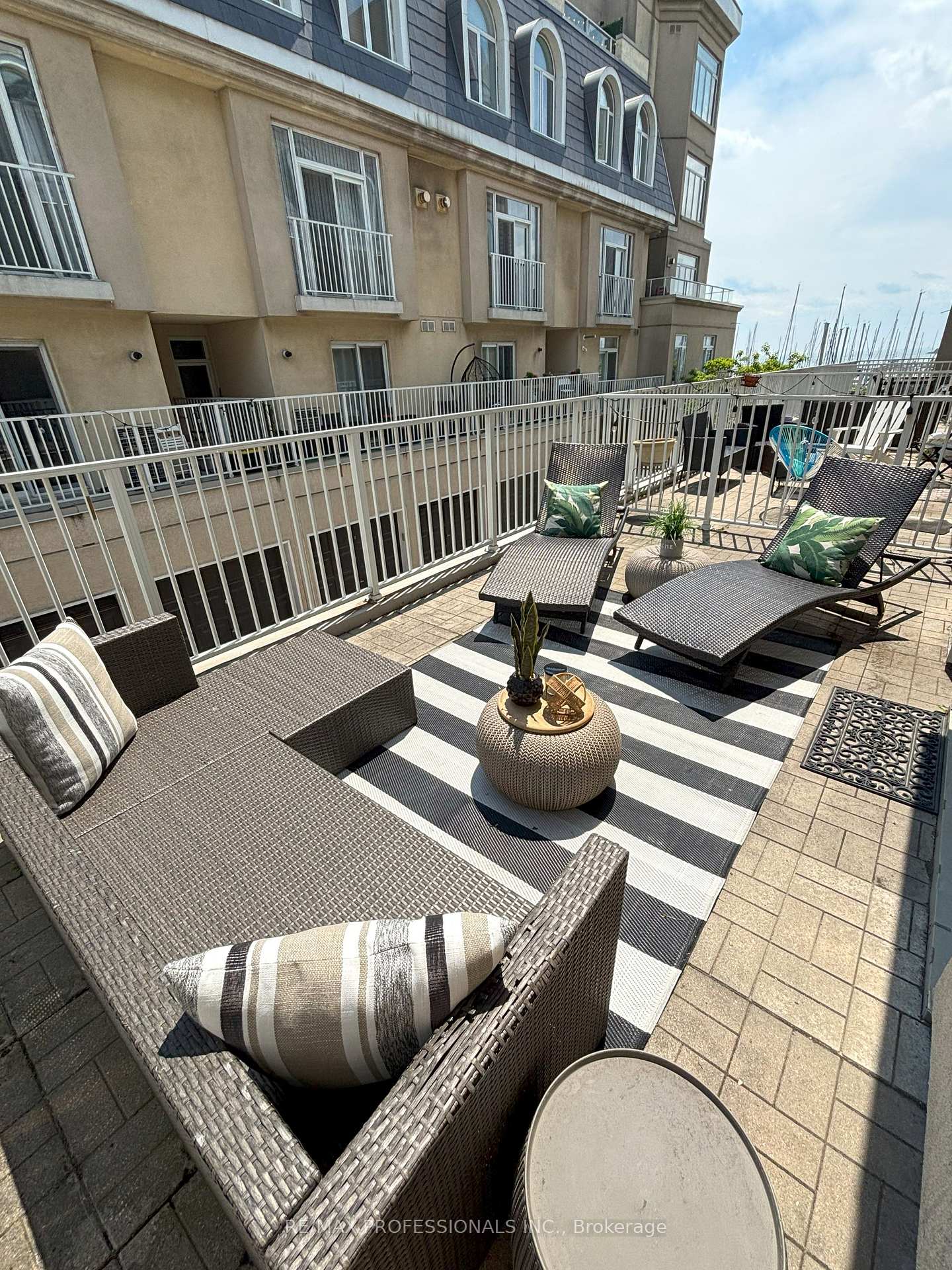 2 Bedrooms Condo at 36 Stadium, Toronto For sale