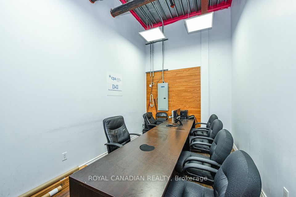 https://trreb-image.ampre.ca/tDk1WFZLbCJAhOXJYHcVVXmOaQXDVJ7aBrHbjYOSej8/rs:fit:960:960/wm:.5:so:0:50:.4/wmsh:10/wmt:PHNwYW4gZm9yZWdyb3VuZD0nd2hpdGUnIGZvbnQ9JzY4Jz5ST1lBTCBDQU5BRElBTiBSRUFMVFksIEJyb2tlcmFnZTwvc3Bhbj4/L3RycmViL2xpc3RpbmdzLzQwLzY2LzE3LzQ2L3AvMjMyZGEwOTItNzgwZC00ZWQ3LWJlMzctYThlYzYxMTJhODU1LmpwZw.jpg