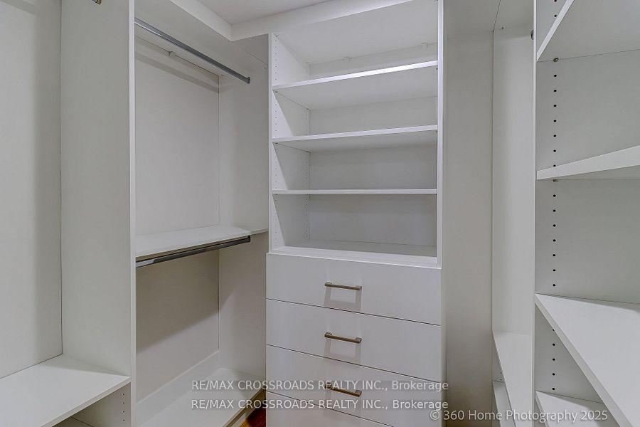 3 Bedrooms Condo at 70 Sidney Belsey, Toronto For sale