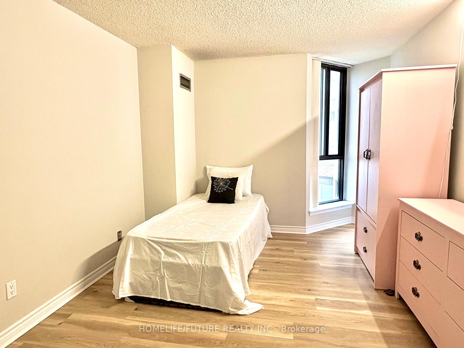 3 Bedrooms Condo at 75 Bamburgh,  Toronto For sale