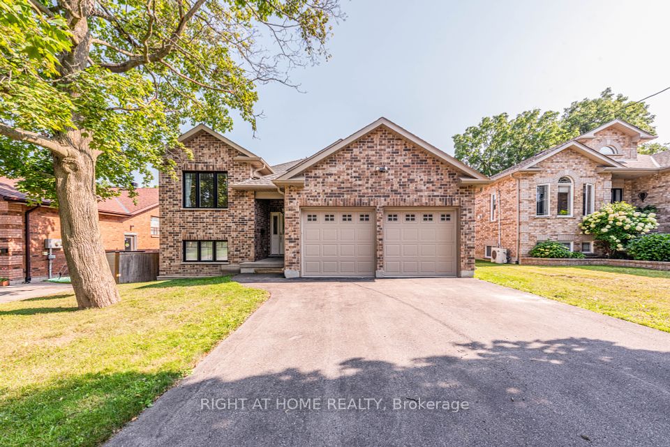 11 Ottaway Avenue, Barrie, ON L4M 2W6