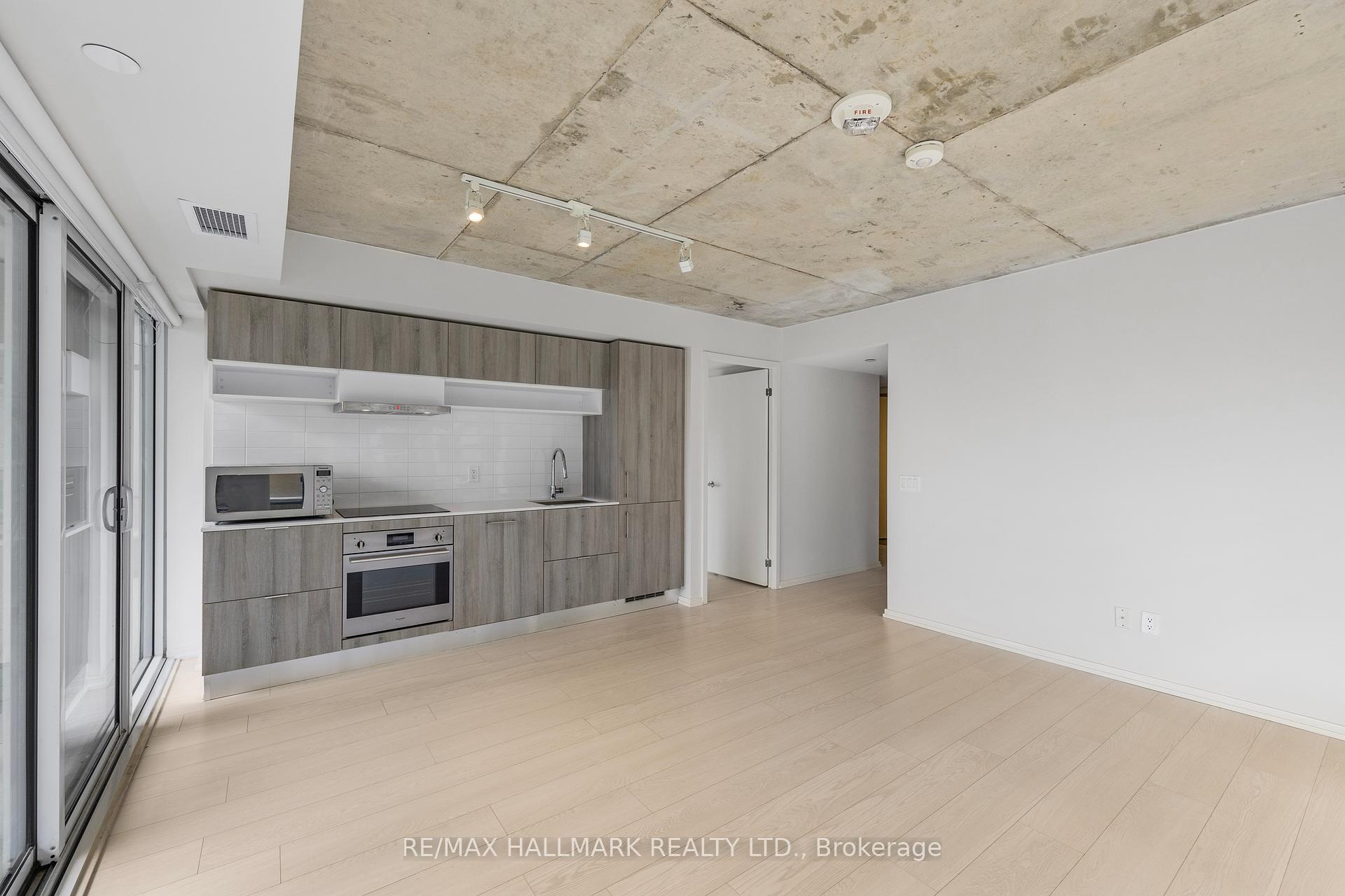 2 Bedrooms Condo at 5 Soudan, Toronto For sale