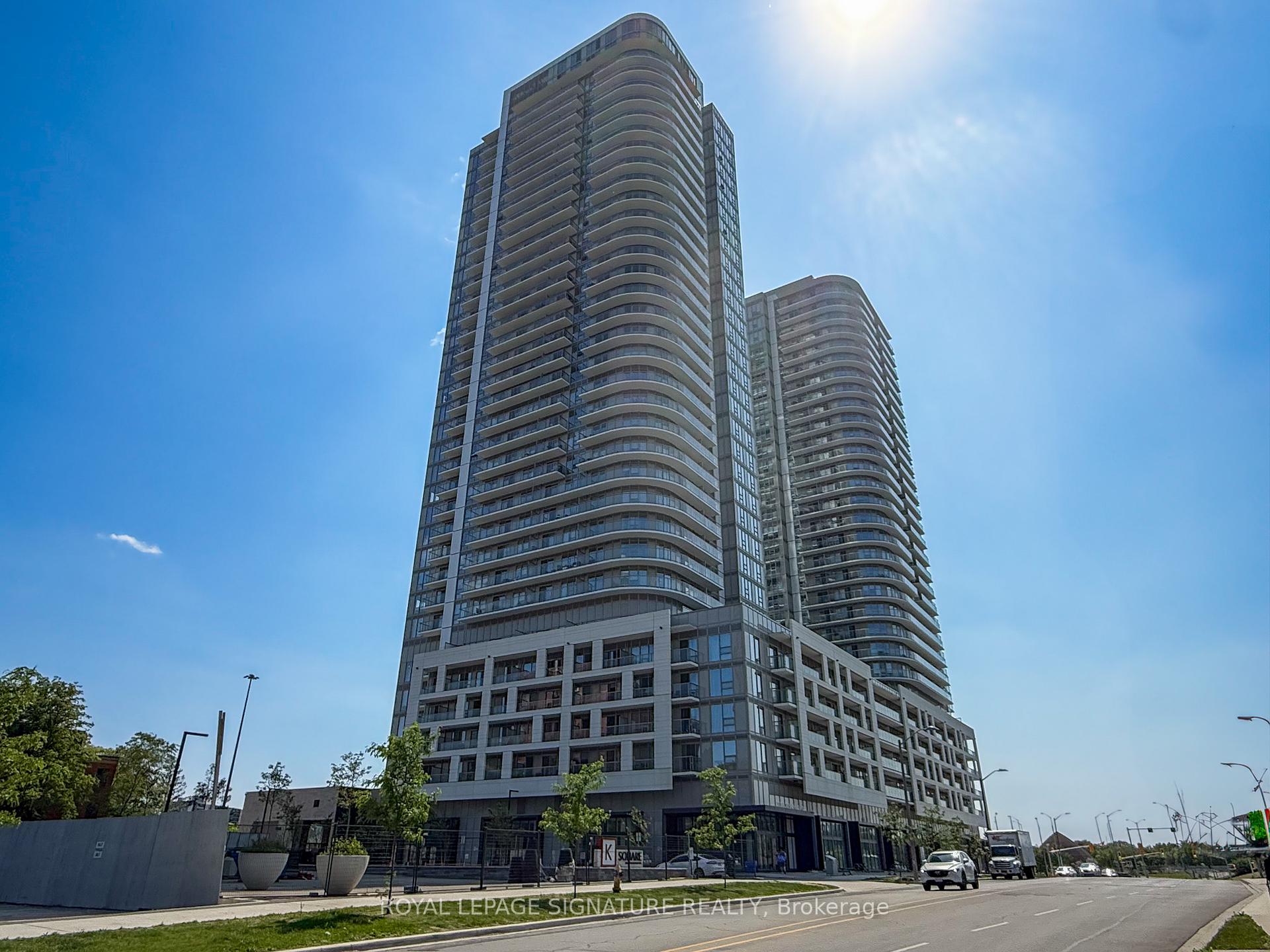 3 Bedrooms Condo at 2033 Kennedy, Toronto For sale