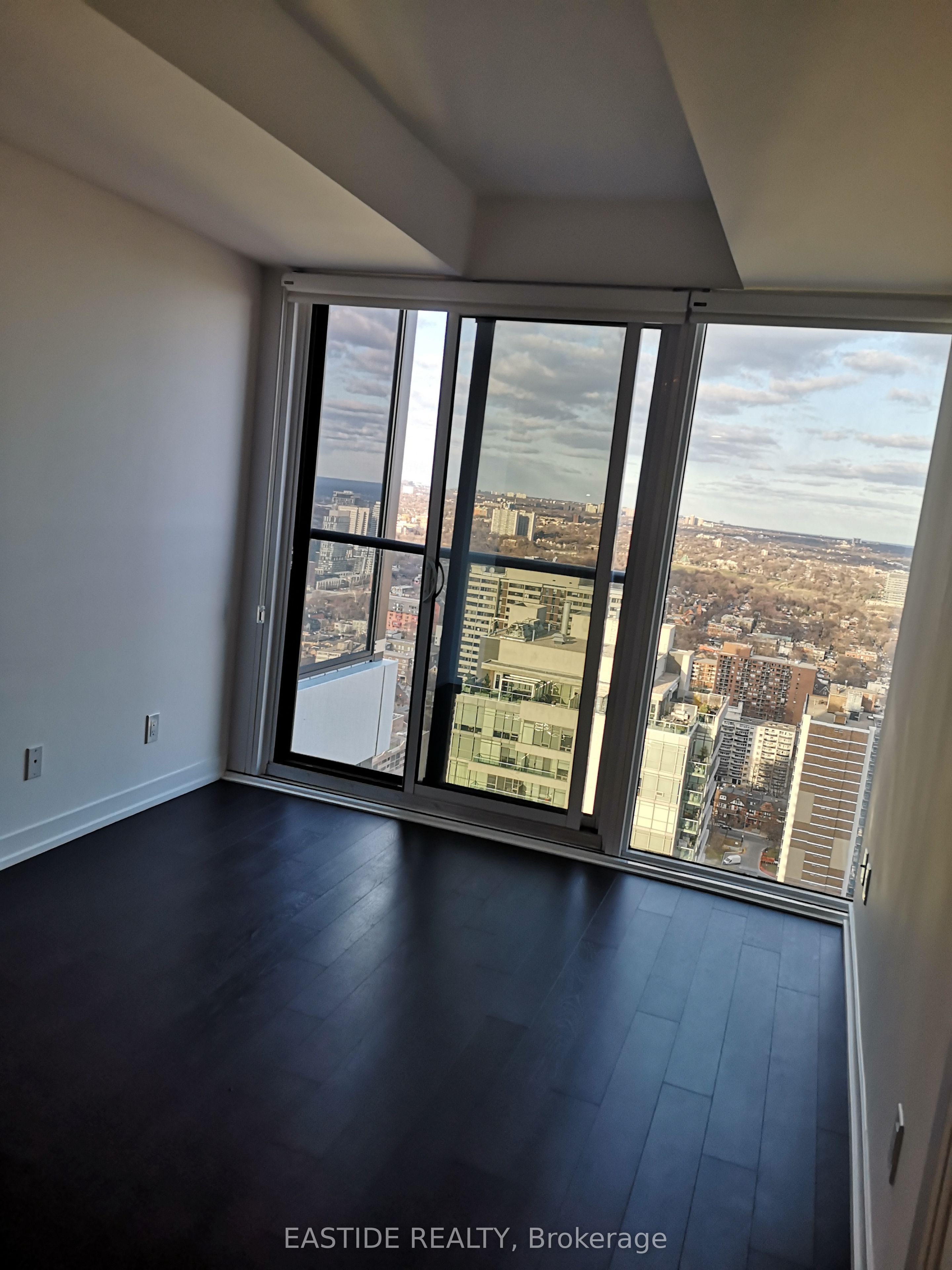 85 Wood Street, #Ph15