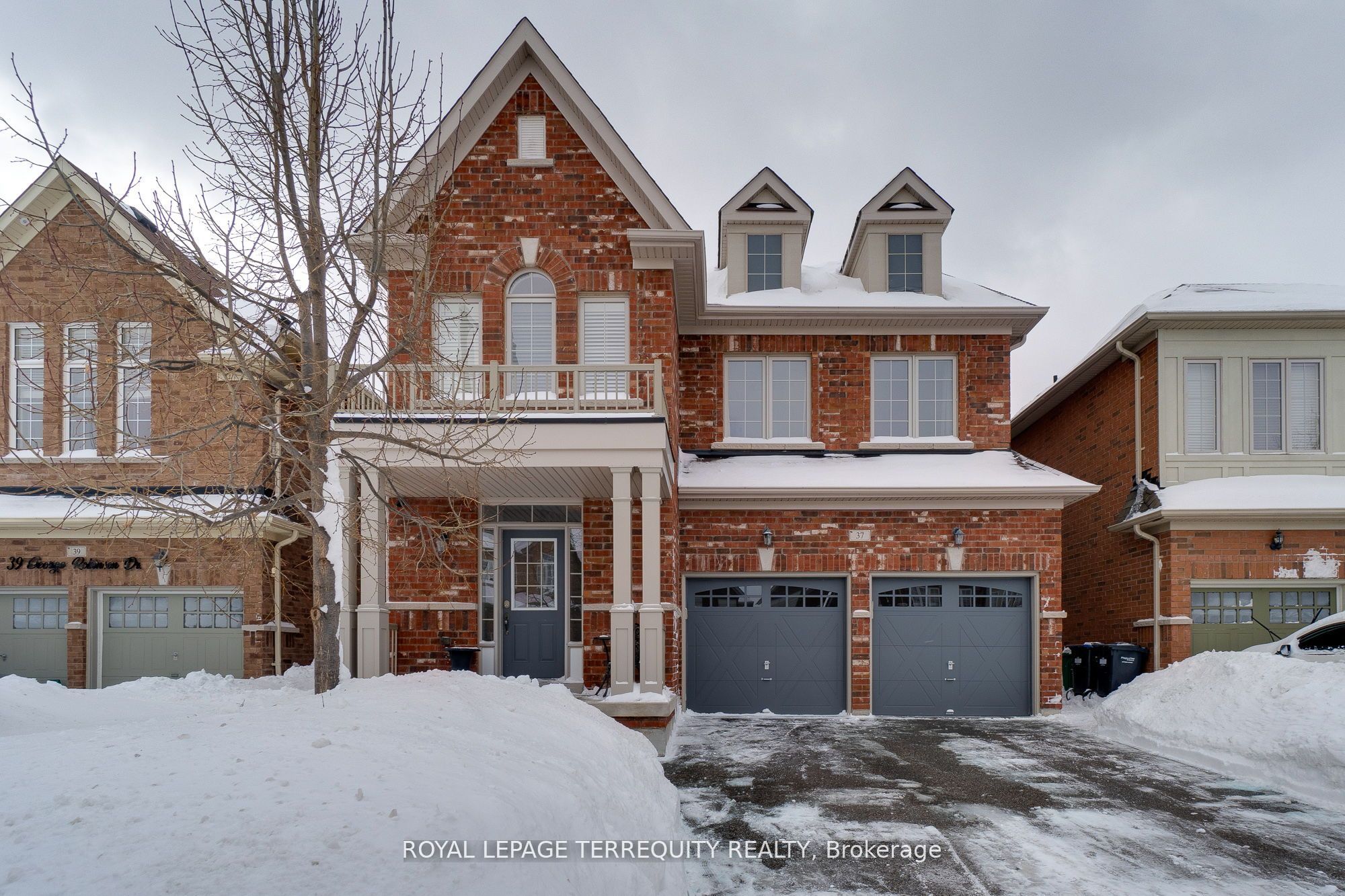 37 George Robinson Drive, Brampton, ON L6Y 2E3