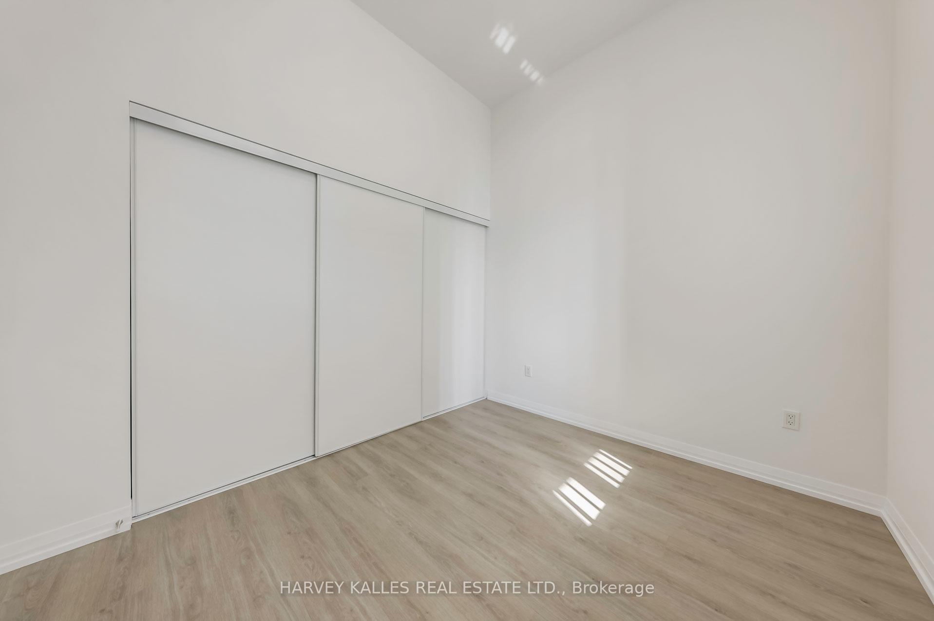 4 Bedrooms Condo at 25 Holly, Toronto For sale