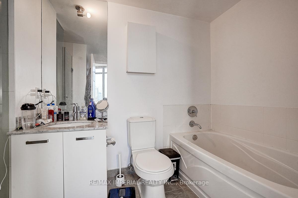 4 Bedrooms Condo at 832 Bay, Toronto For sale