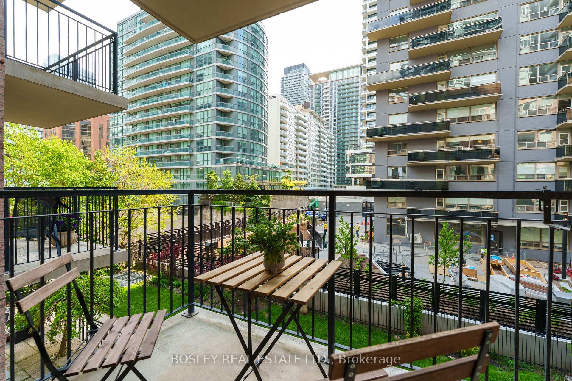 2 Bedrooms Condo at 188 Redpath, Toronto For sale