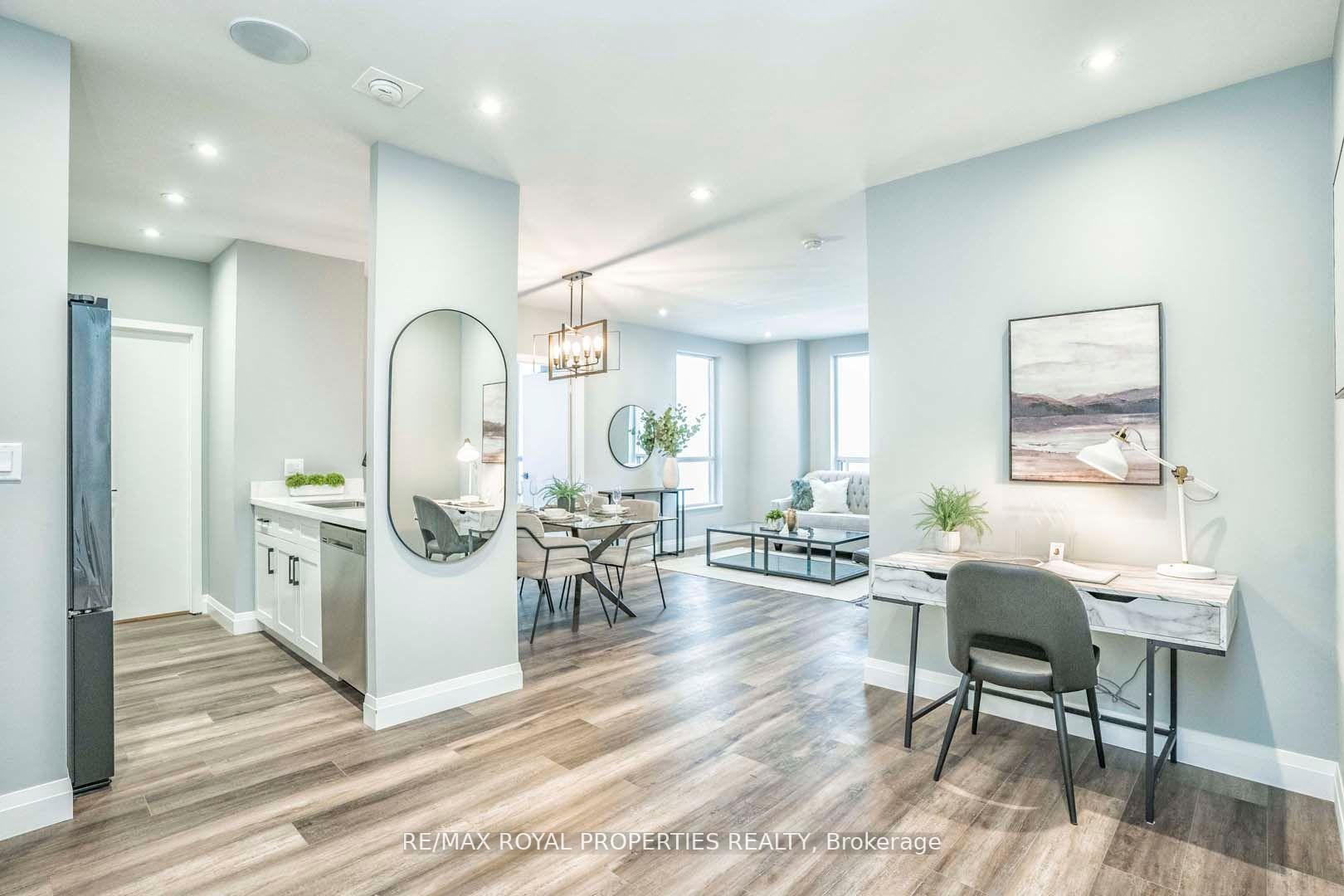 3 Bedrooms Condo at 38 Lee Centre,  Toronto For sale