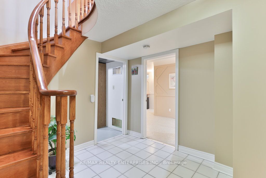 4061 Rolling Valley Drive
