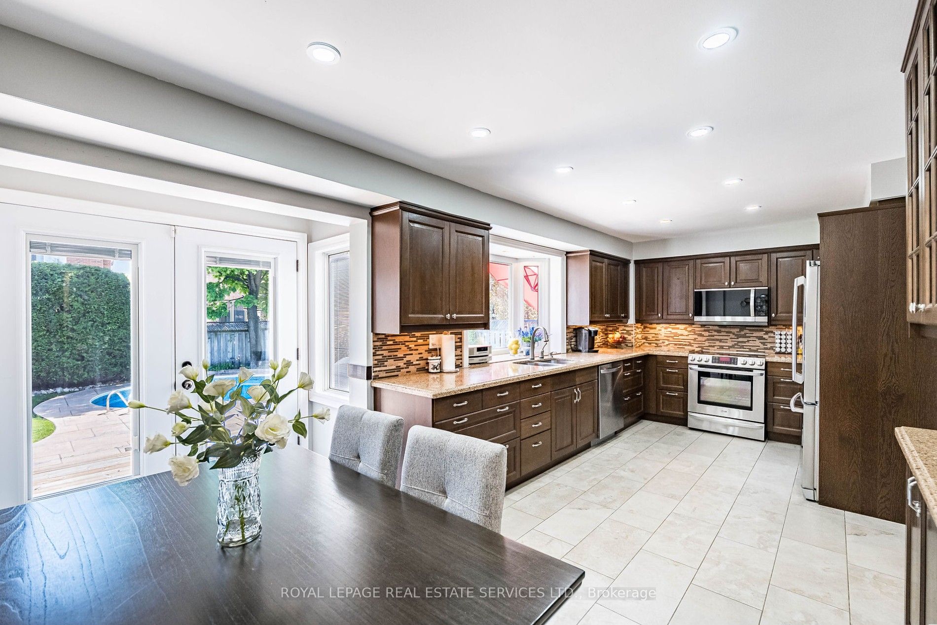 1532 Lovelady Crescent