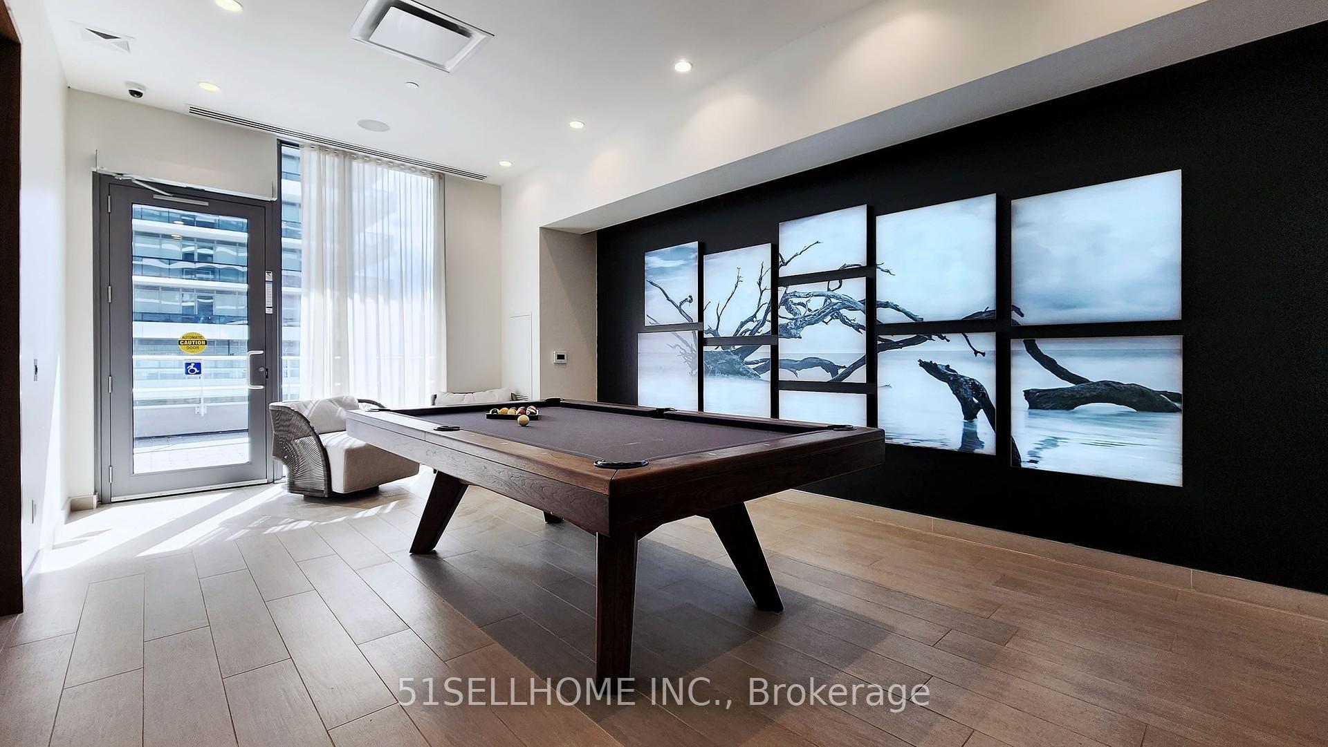 2 Bedrooms Condo at 70 Annie Craig, Toronto For sale