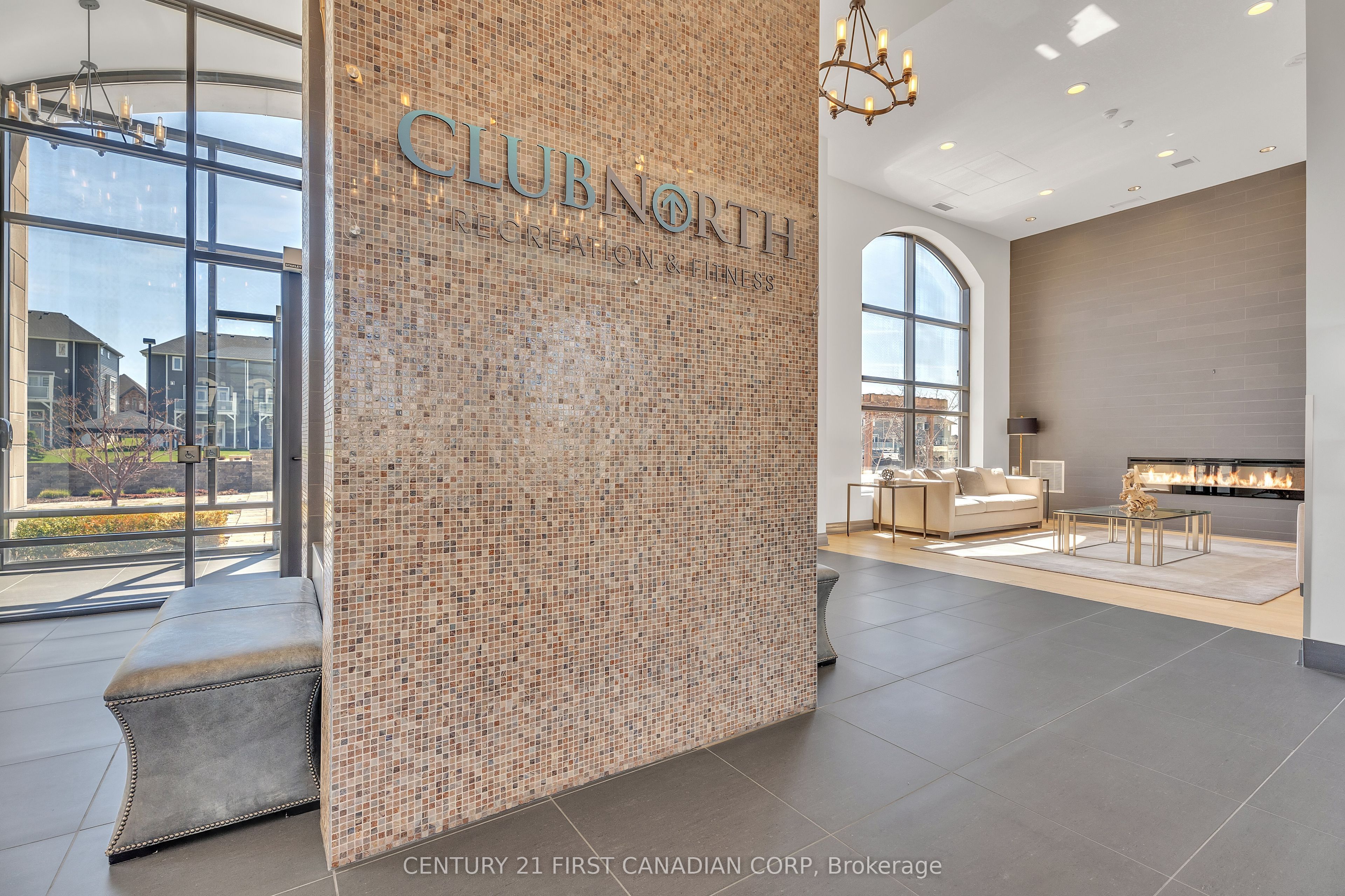 240 Villagewalk Boulevard, #812
