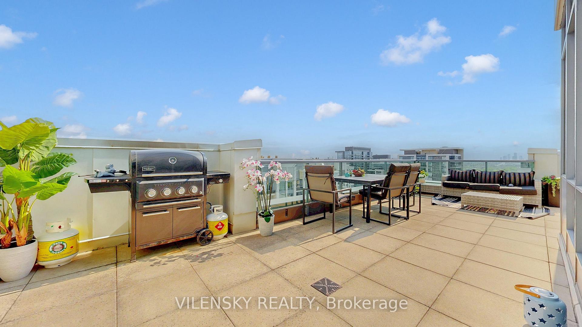 3 Bedrooms Condo at 20 North Park, Vaughan For sale