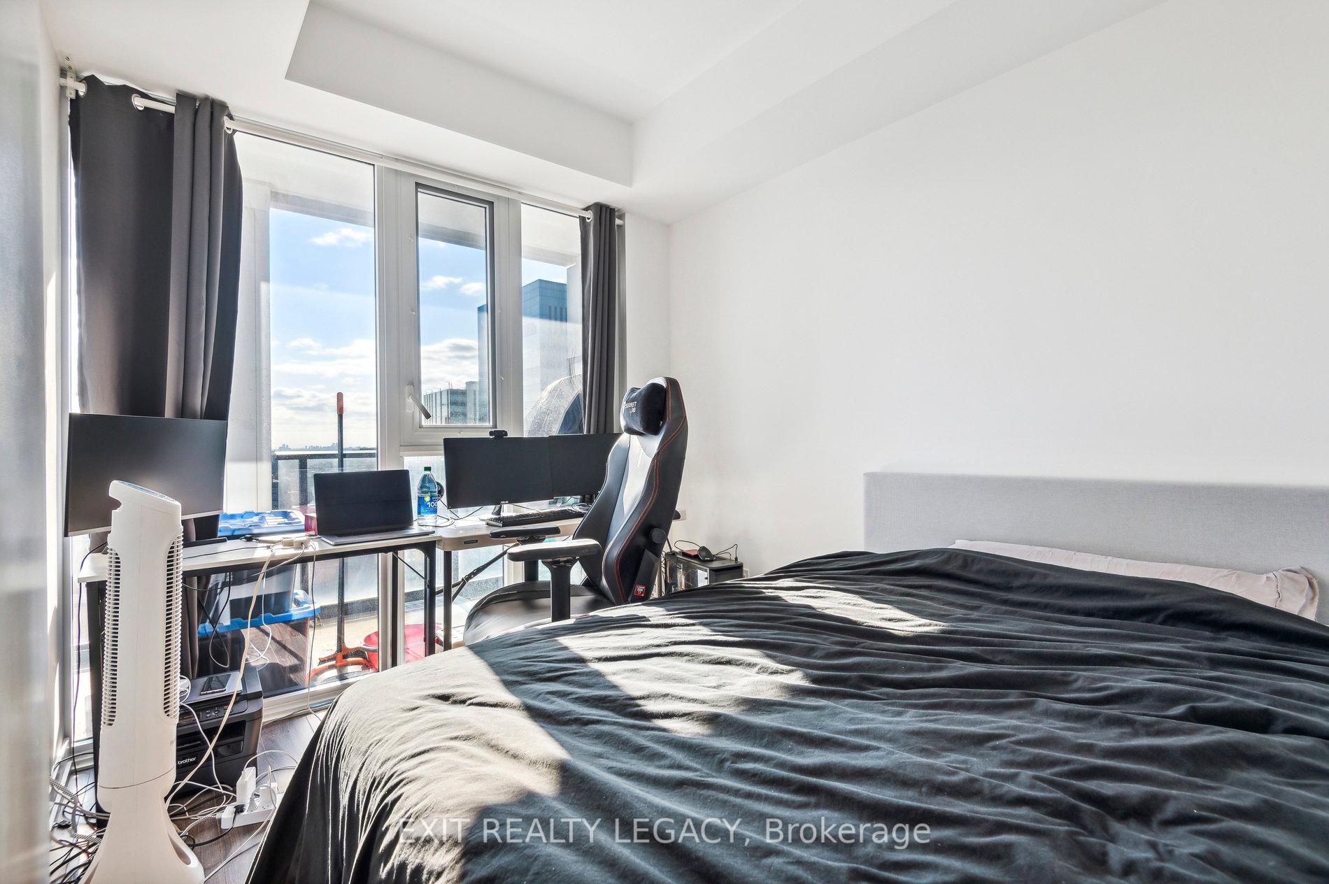 2 Bedrooms Condo at 20 Edward,  Toronto For sale