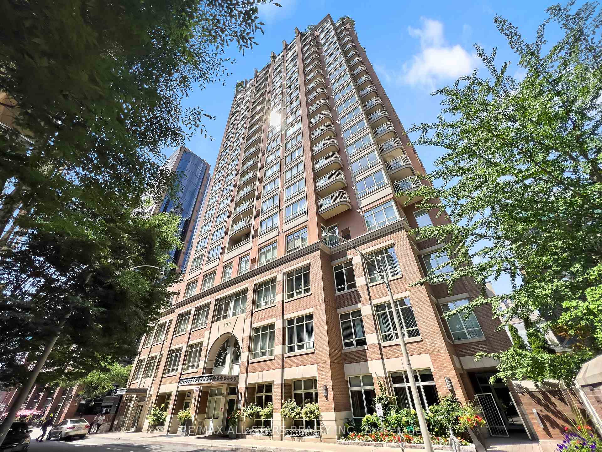 1 Bedroom Condo at 100 Hayden, Toronto For sale
