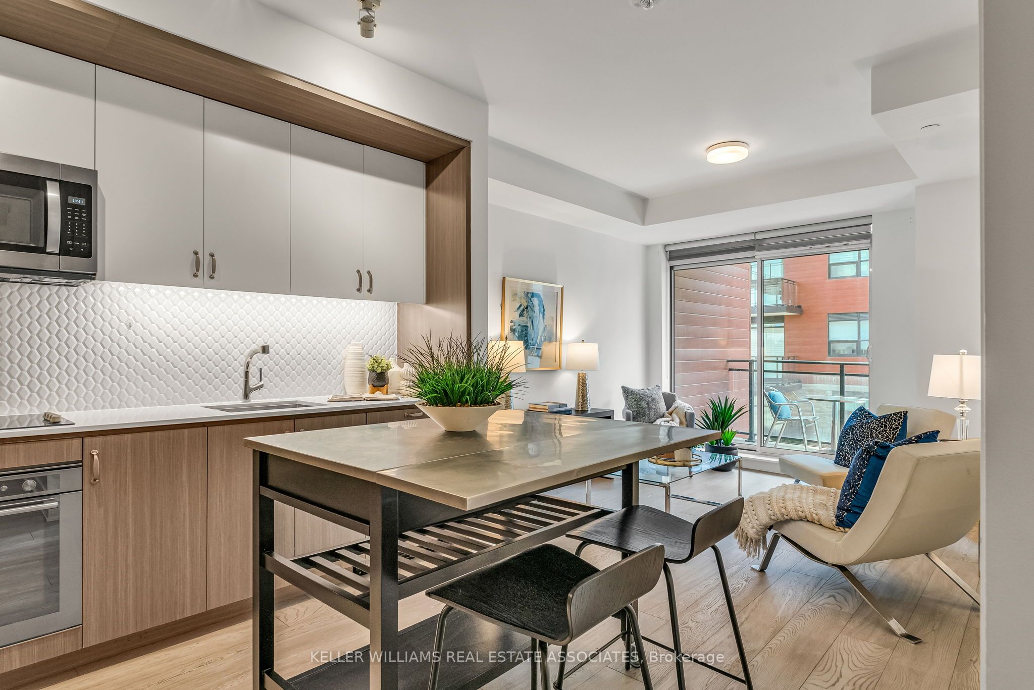 1575 Lakeshore Road W, #231