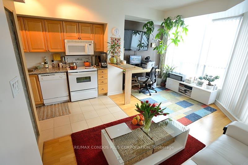 1 Bedroom Condo at 230 Queens Quay,  Toronto For sale