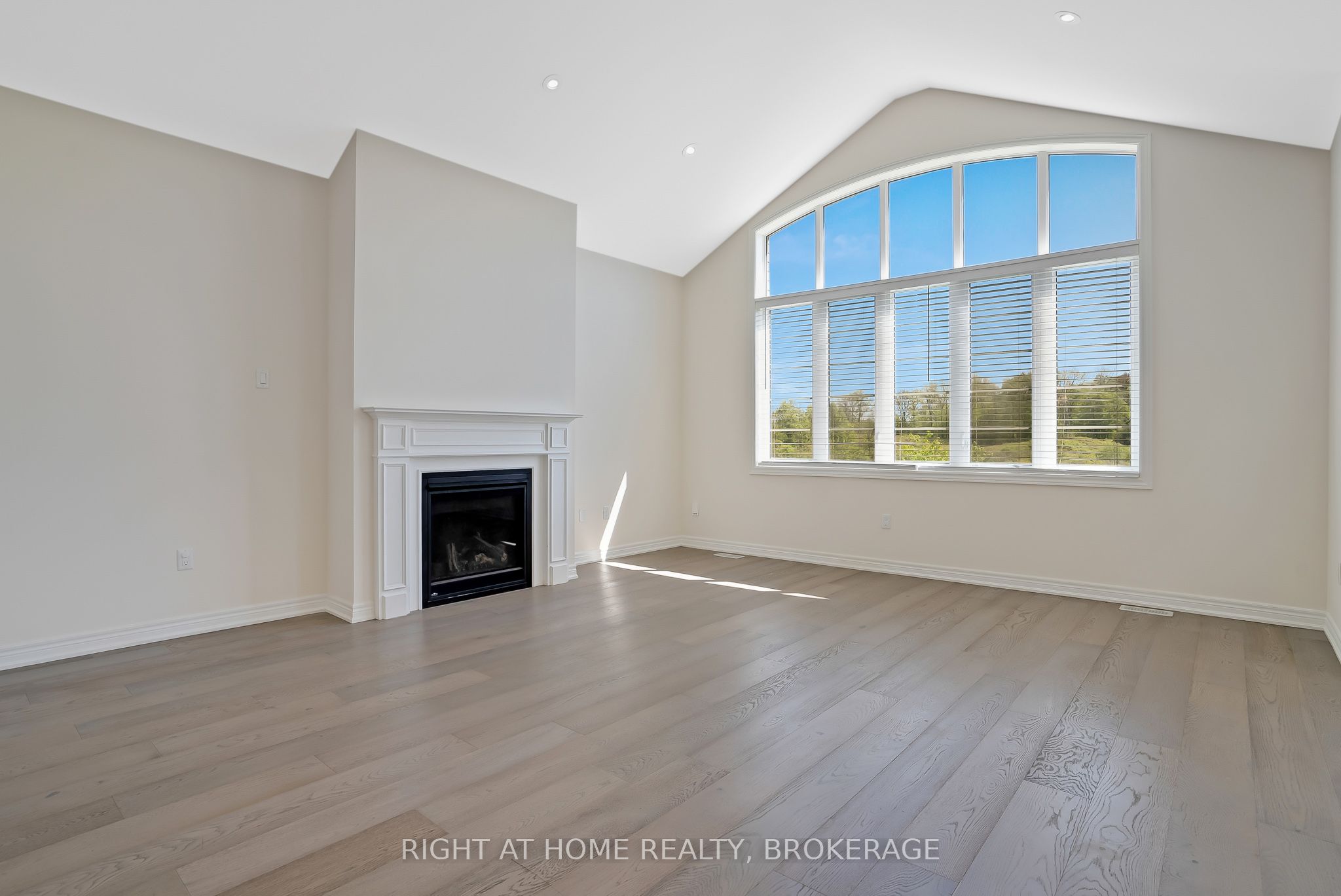 19 Robarts Drive