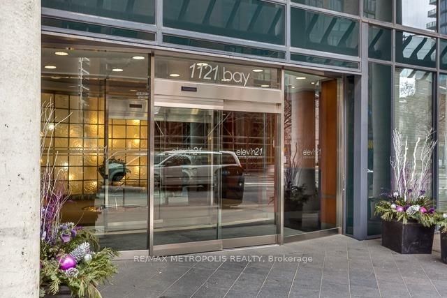 1121 Bay
