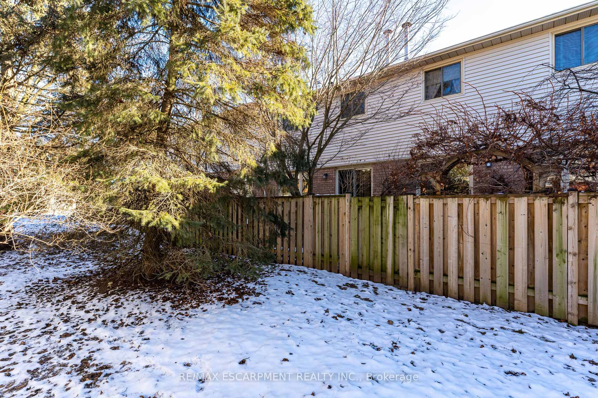 3 Bedrooms Condo at 79 Braeheid,  Hamilton For sale