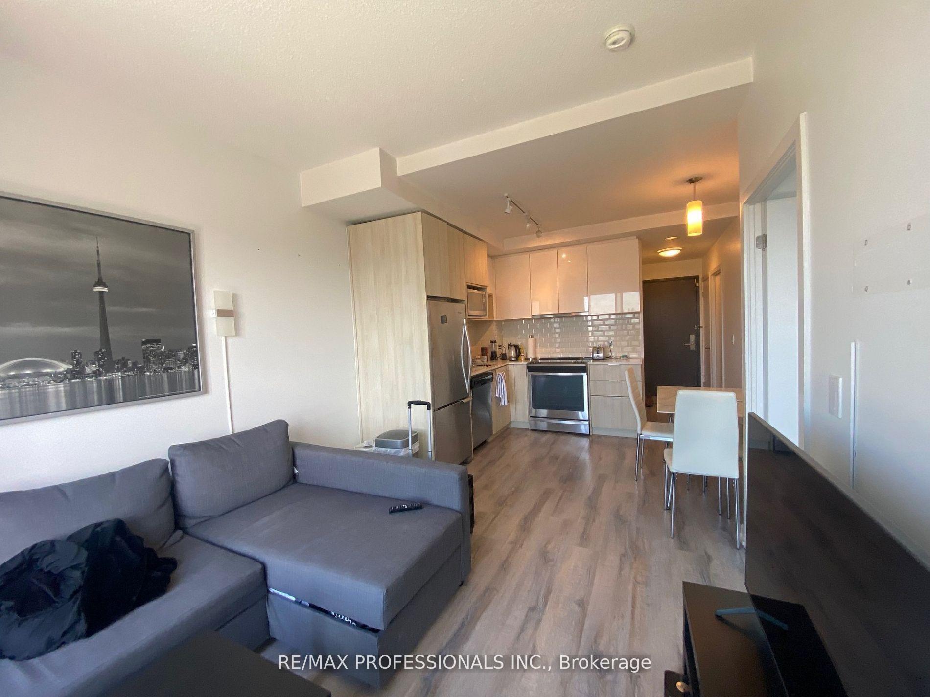 2 Bedrooms Condo at 52 Forest Manor, Toronto For sale