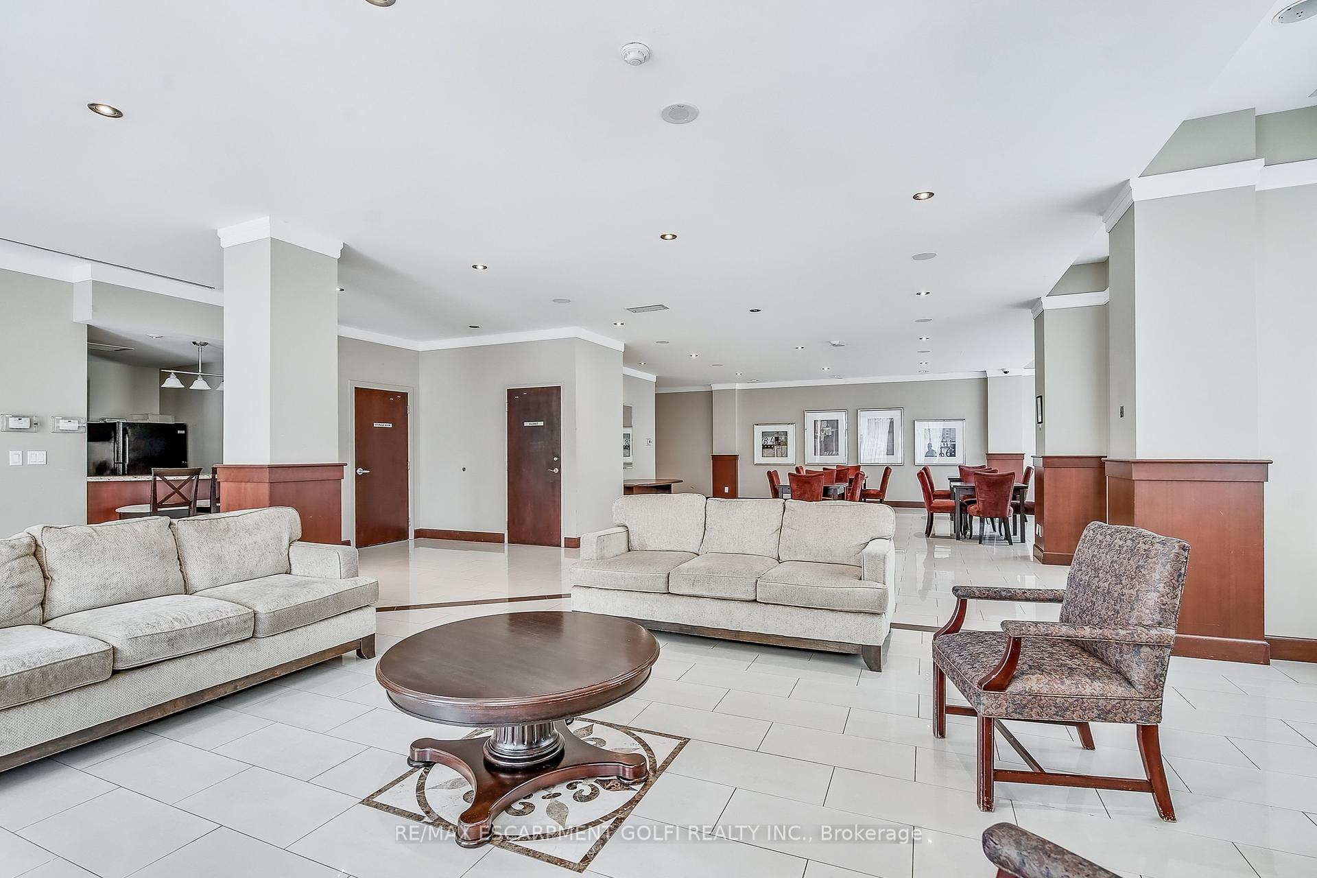 1 Bedroom Condo at 1359 Rathburn, Mississauga For sale
