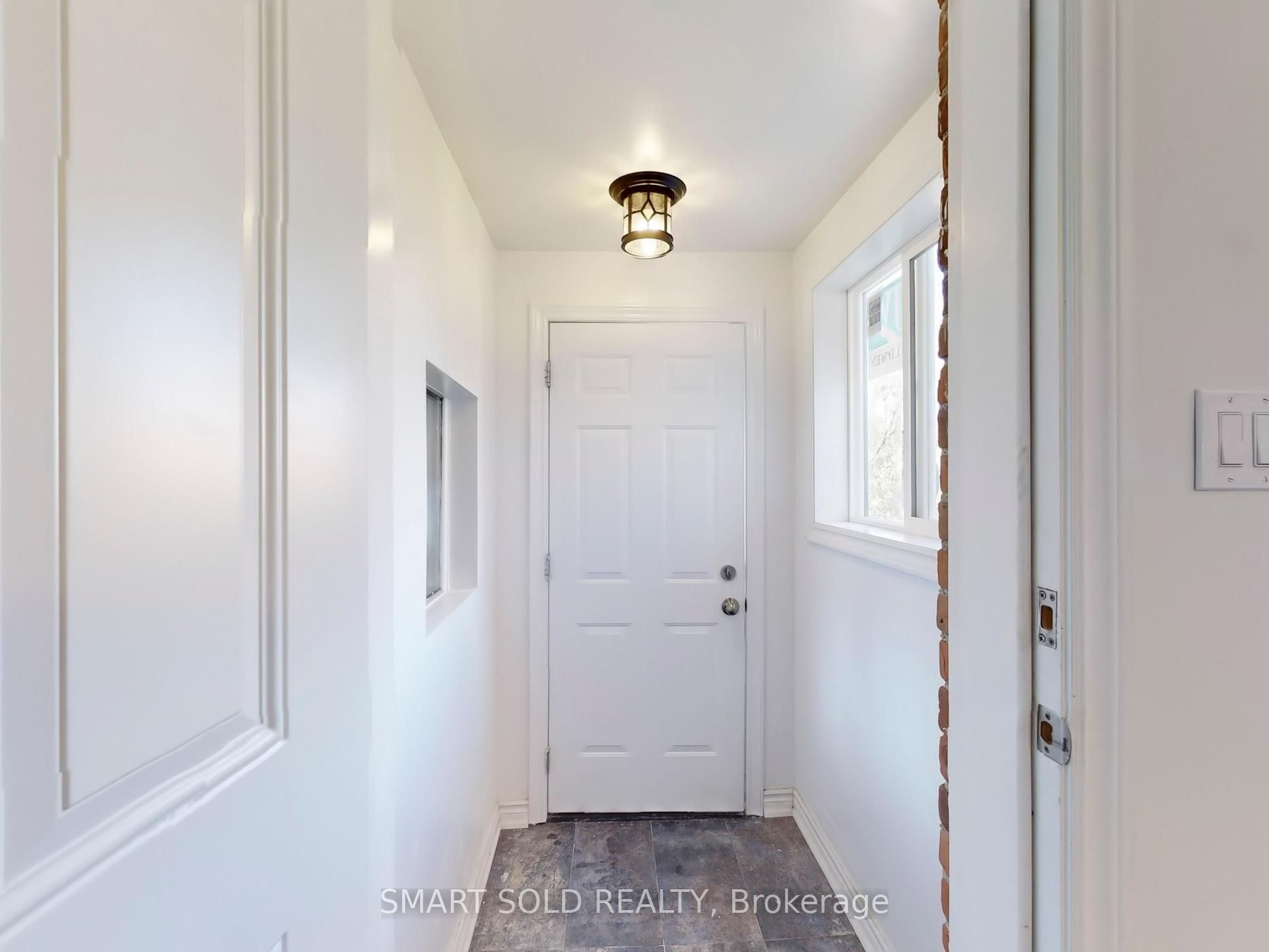 5 Khedive Avenue, Toronto, ON M6A 2G1