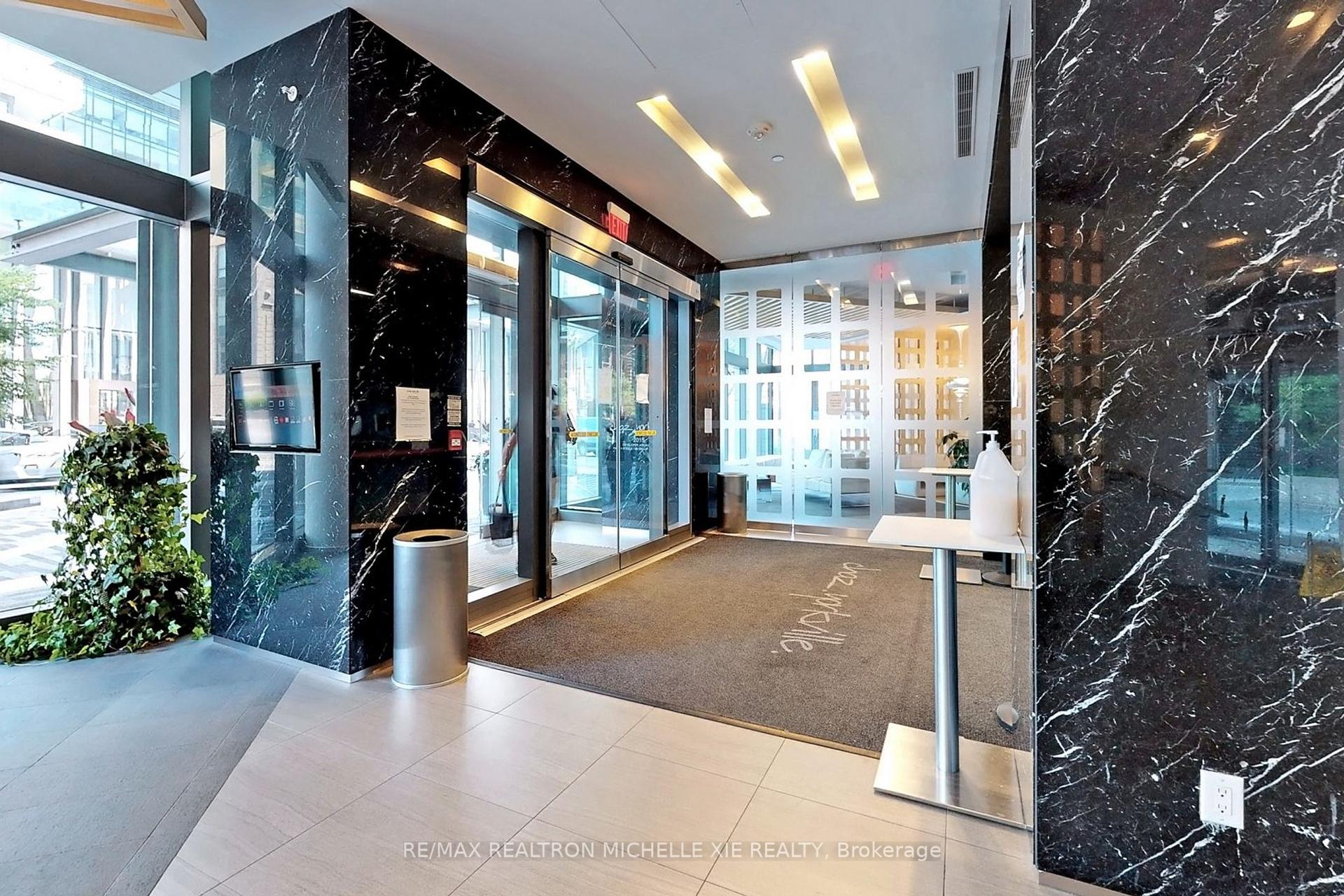 2 Bedrooms Condo at 45 Charles, Toronto For sale