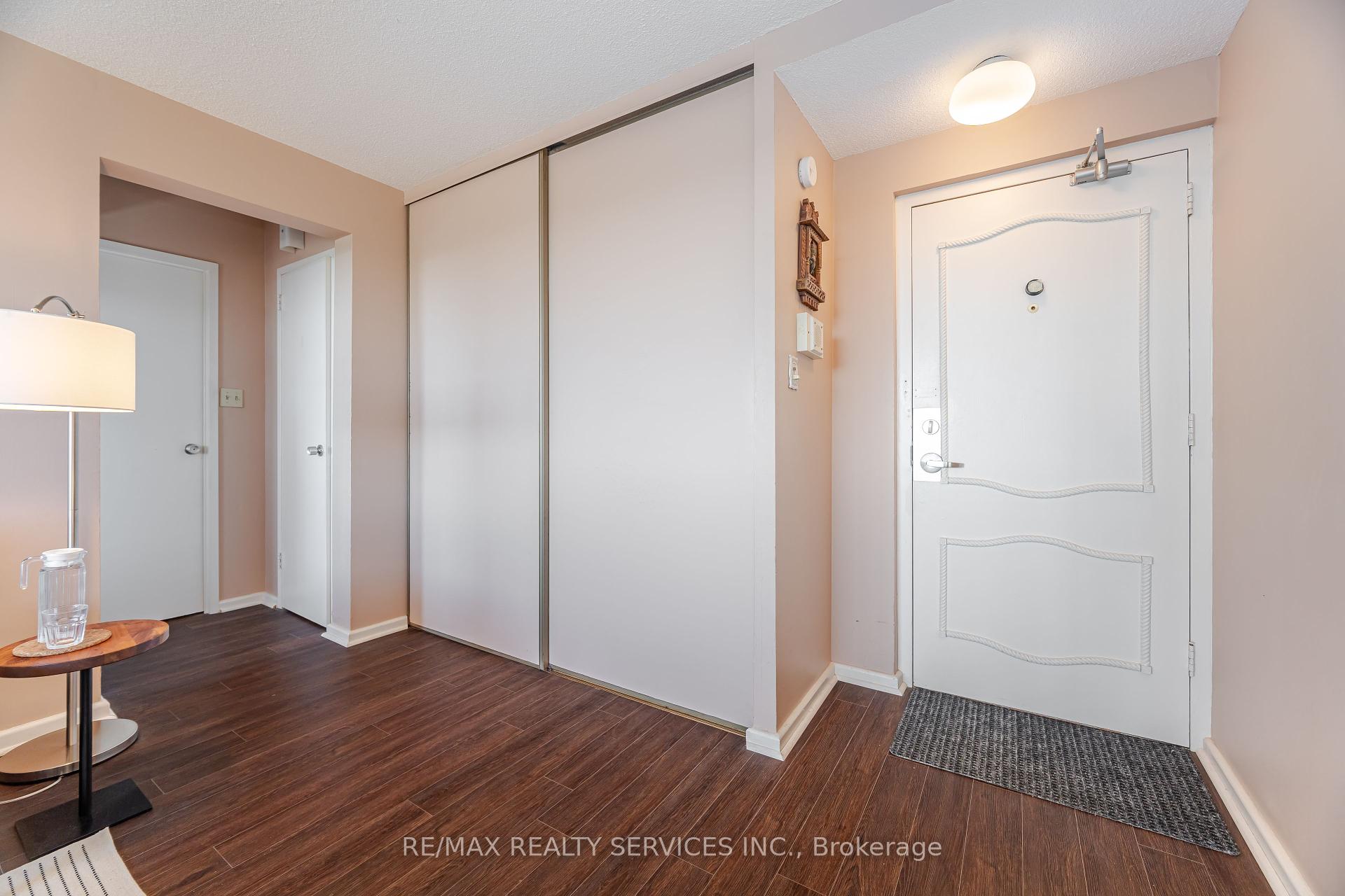 2 Bedrooms Condo at 715 Don Mills, Toronto For sale